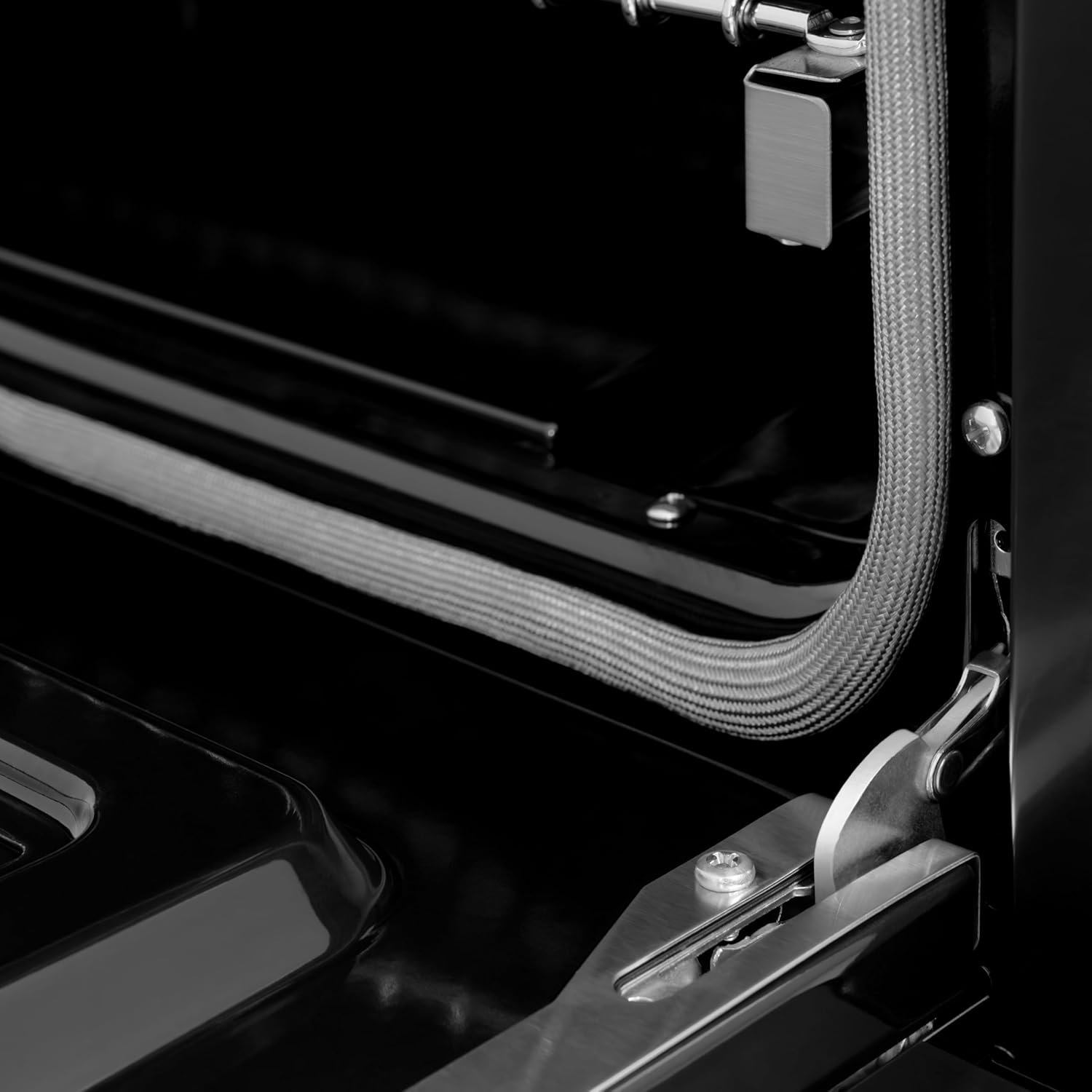 ZLINE 48 in. 6.7 cu. ft. Classic Double Oven Gas Range in Black Stainless Steel with 8 Brass Burners (CGRB-BR-48) - Image 7